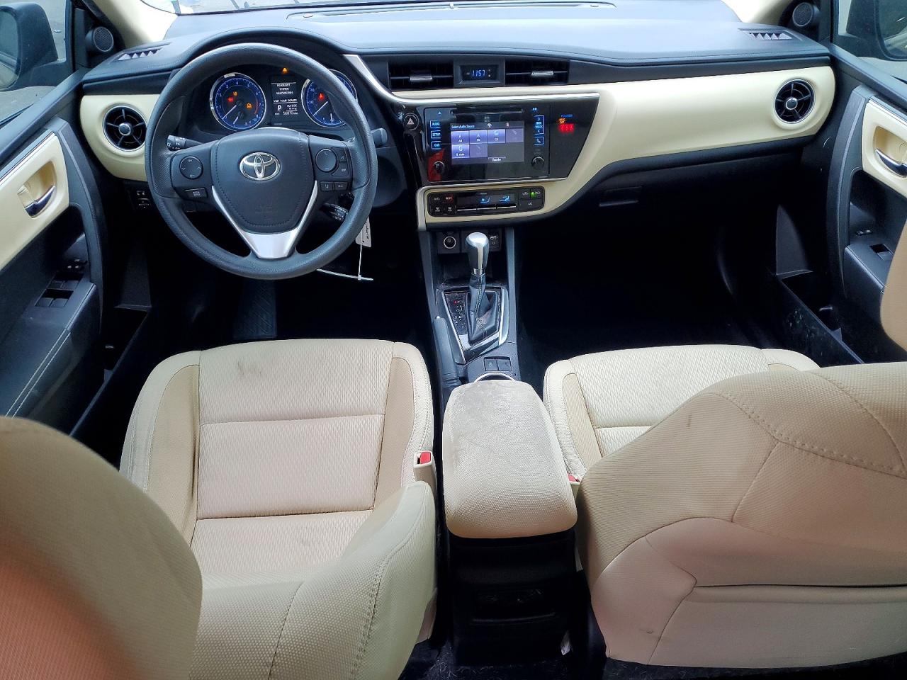 2018 TOYOTA COROLLA LE photo 15