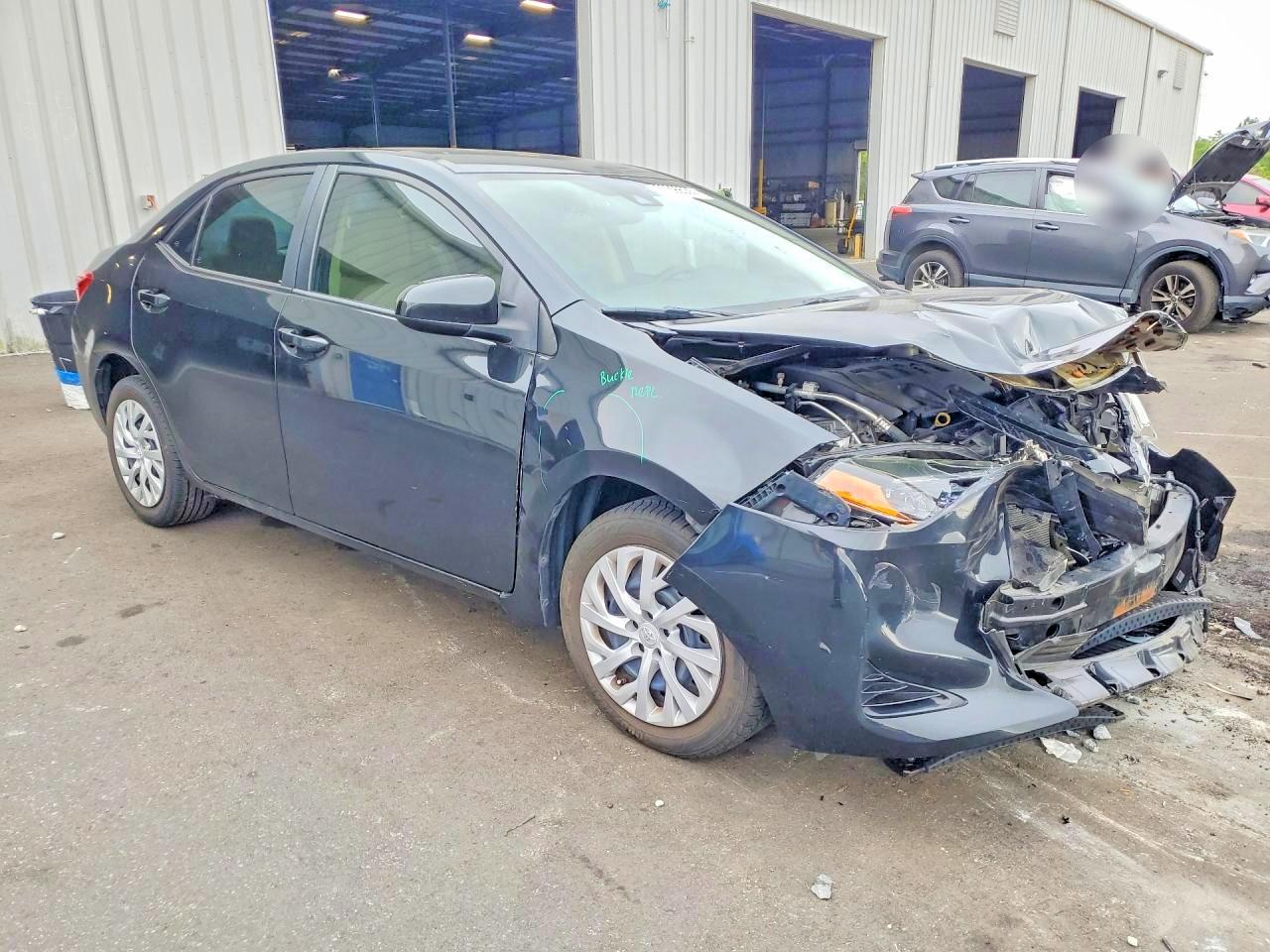 2018 TOYOTA COROLLA LE photo 7