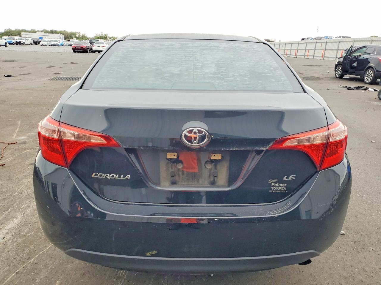 2018 TOYOTA COROLLA LE photo 11