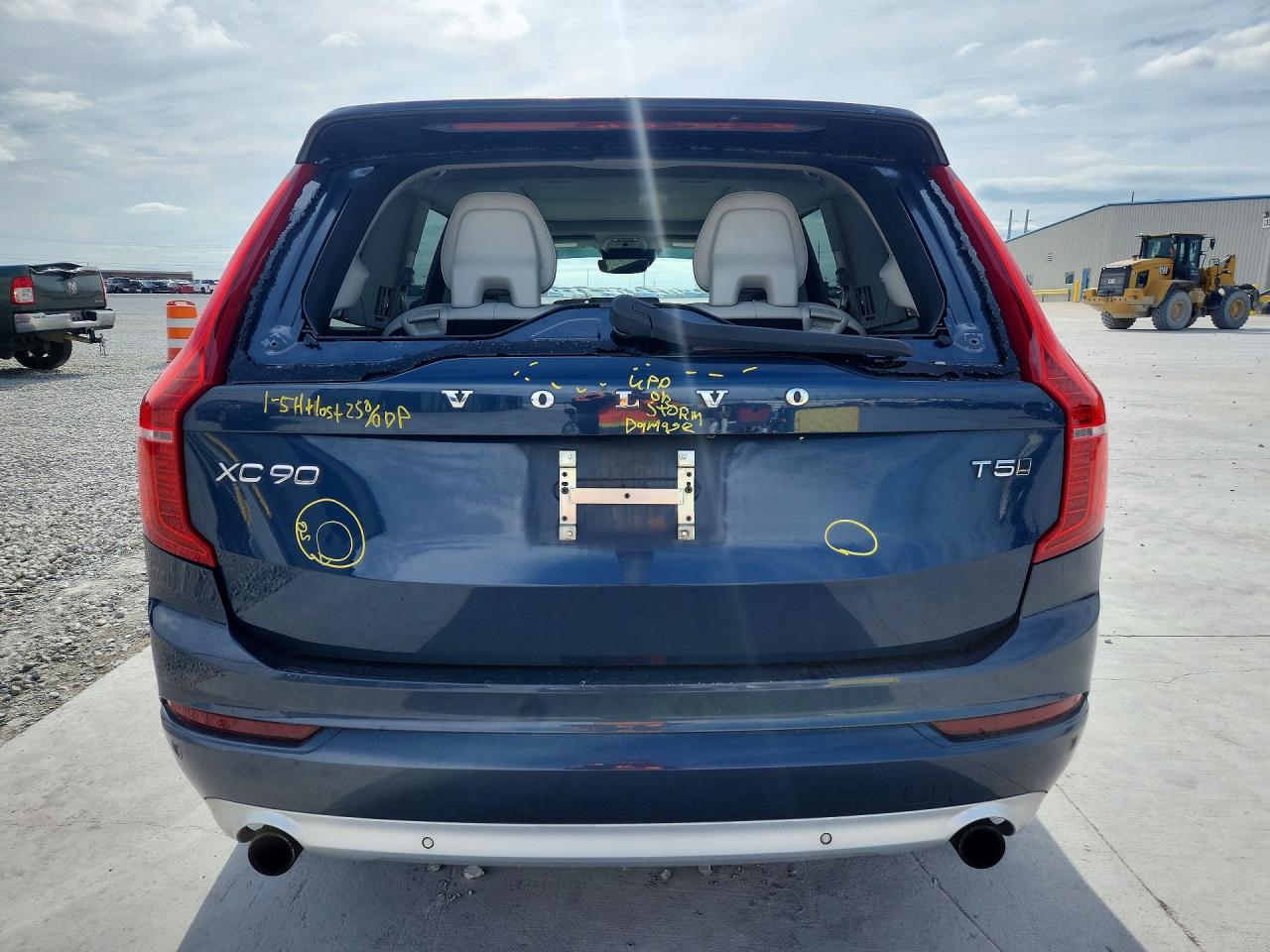 2019 VOLVO XC90 T5 MOMENTUM photo 16