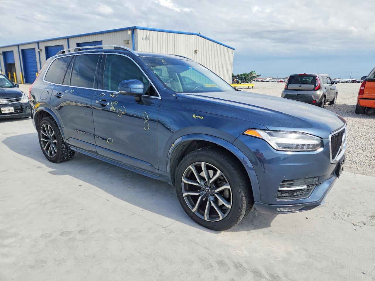 2019 VOLVO XC90 T5 MOMENTUM photo 10