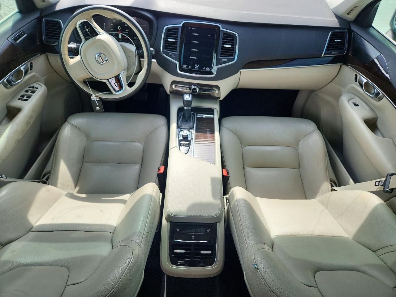 2019 VOLVO XC90 T5 MOMENTUM photo 22