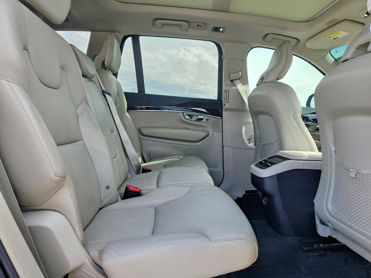 2019 VOLVO XC90 T5 MOMENTUM photo 31