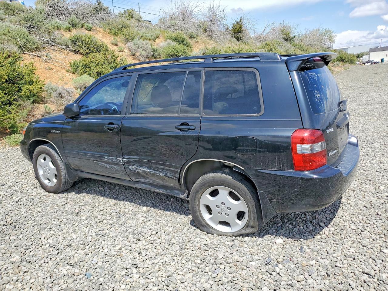 2004 TOYOTA HIGHLANDER LIMITED photo 3