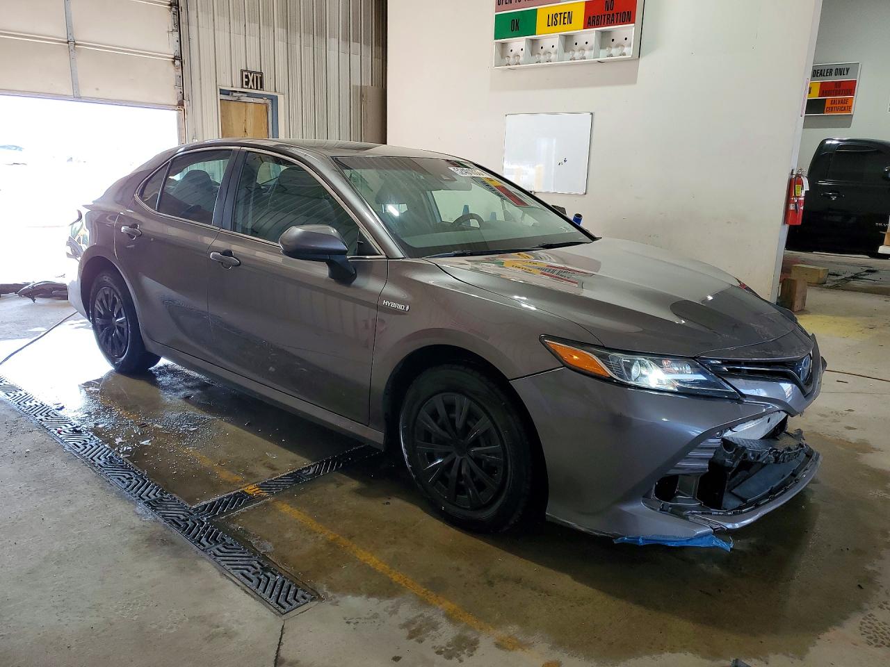 2018 TOYOTA CAMRY LE photo 7