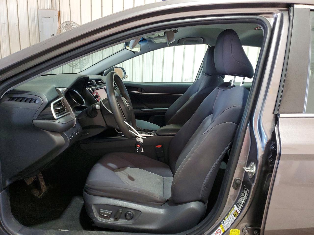 2018 TOYOTA CAMRY LE photo 13