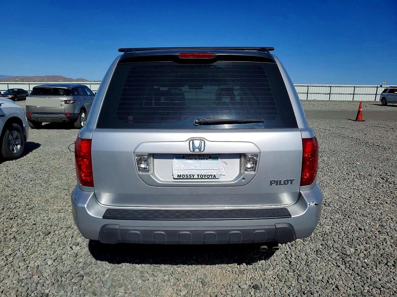 2005 HONDA PILOT LX photo 11