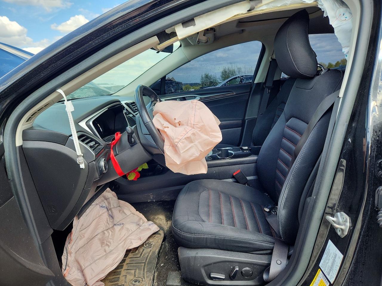2014 FORD FUSION SE photo 19
