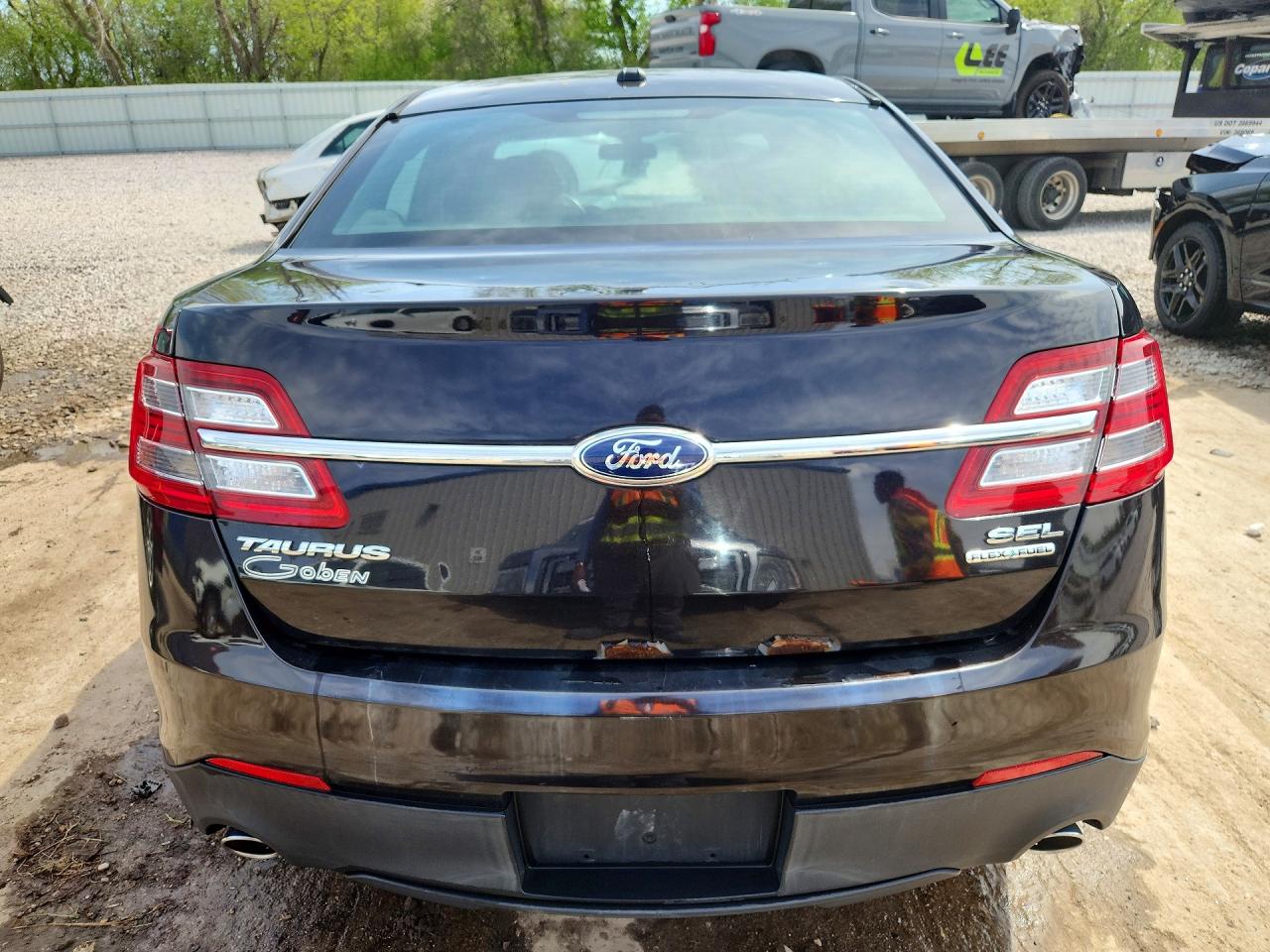 2014 FORD TAURUS SEL photo 11