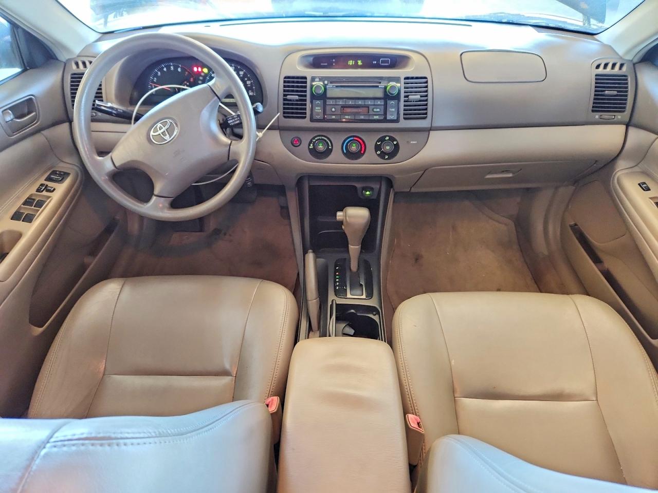 2004 TOYOTA CAMRY photo 22