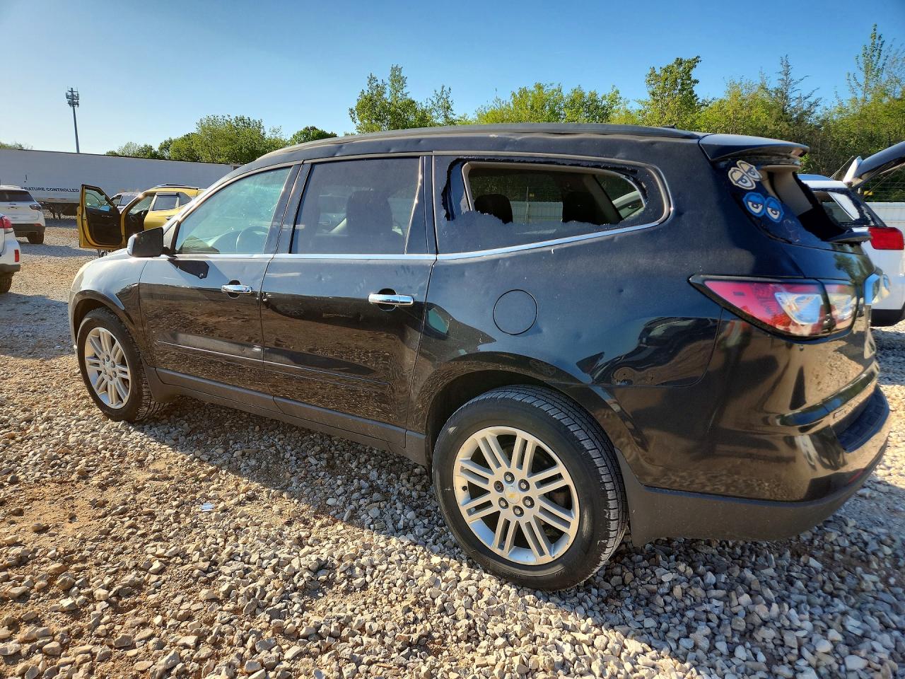 2014 CHEVROLET TRAVERSE LT photo 3