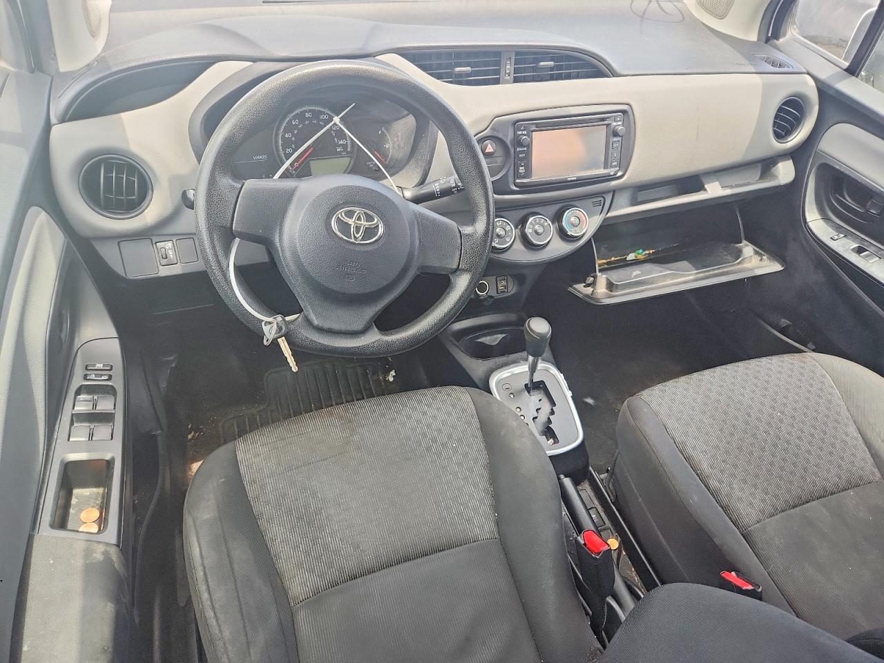 2015 TOYOTA YARIS 5-DOOR L photo 22