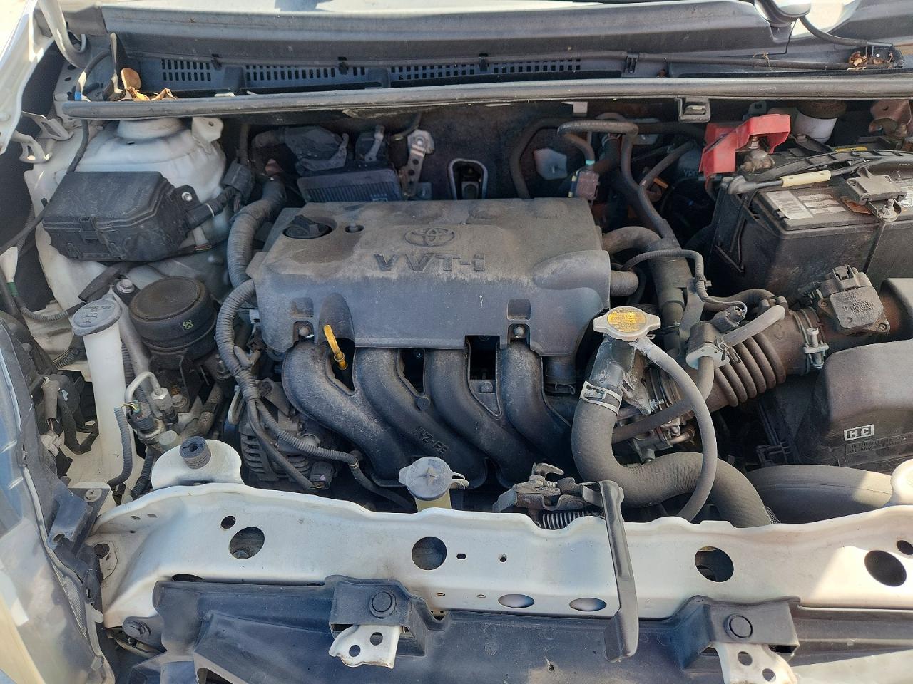 2015 TOYOTA YARIS 5-DOOR L photo 31