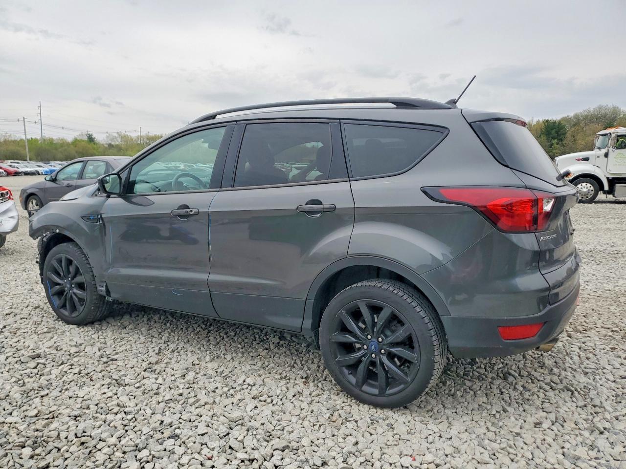 2019 FORD ESCAPE SE photo 4
