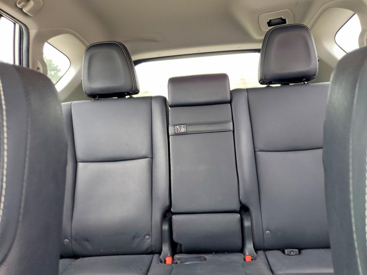 2017 TOYOTA RAV4 HV LIMITED photo 19
