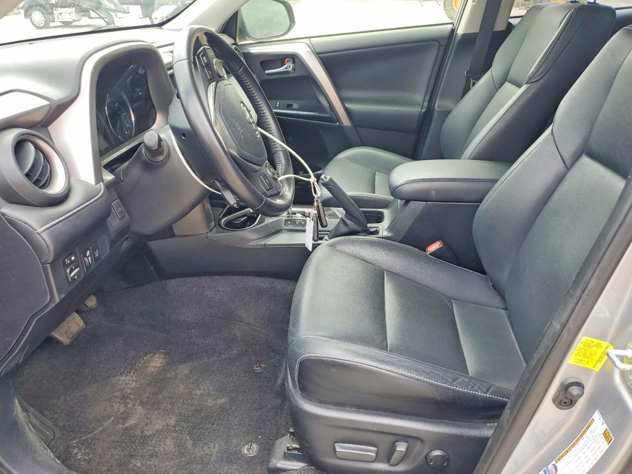2017 TOYOTA RAV4 HV LIMITED photo 13