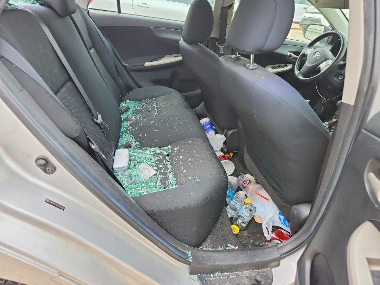 2010 TOYOTA COROLLA S photo 10