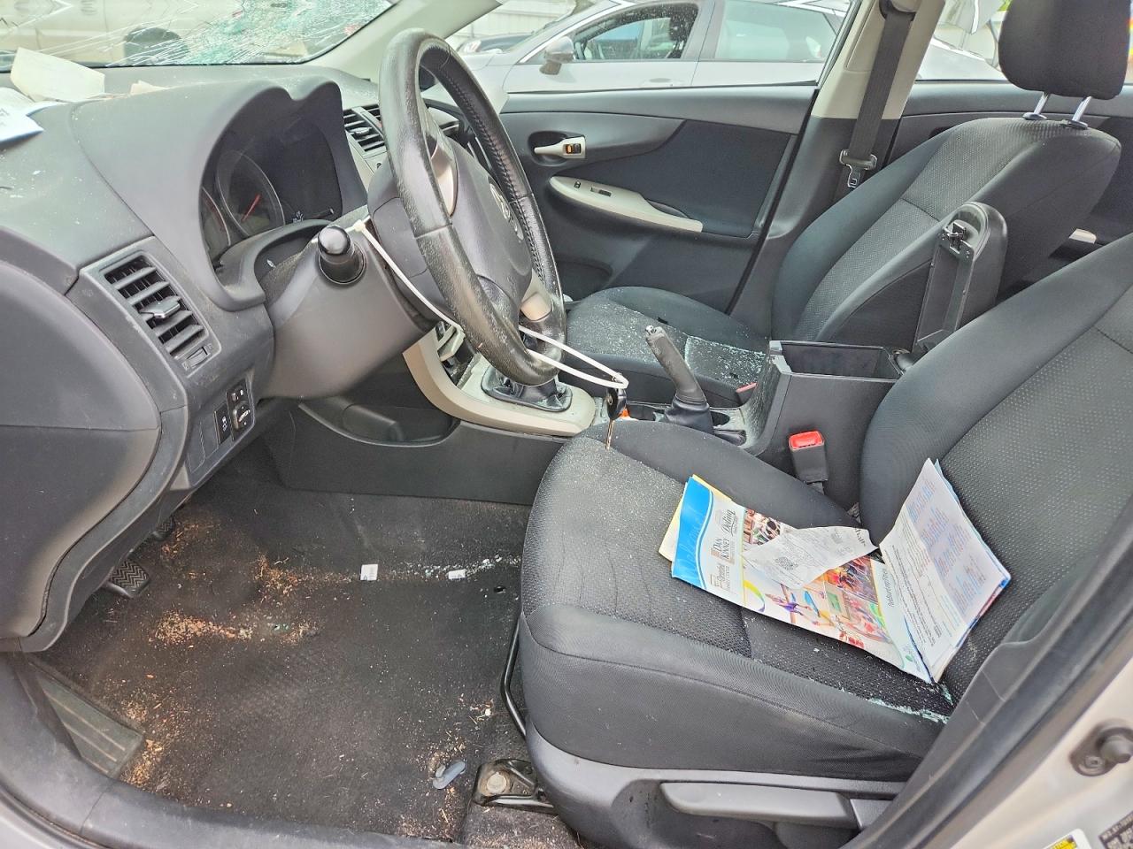 2010 TOYOTA COROLLA S photo 7
