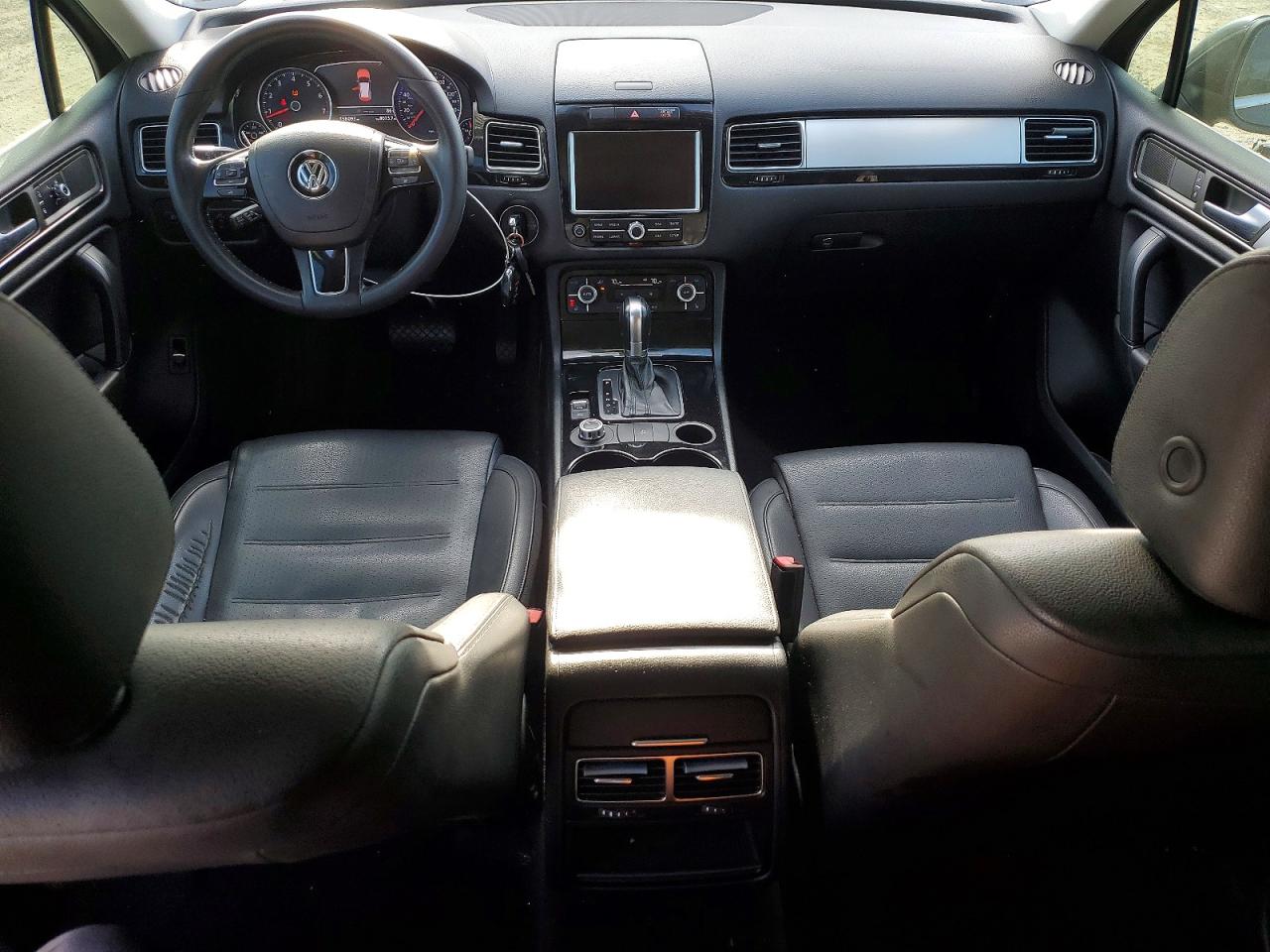 2011 VOLKSWAGEN TOUAREG V6 photo 22