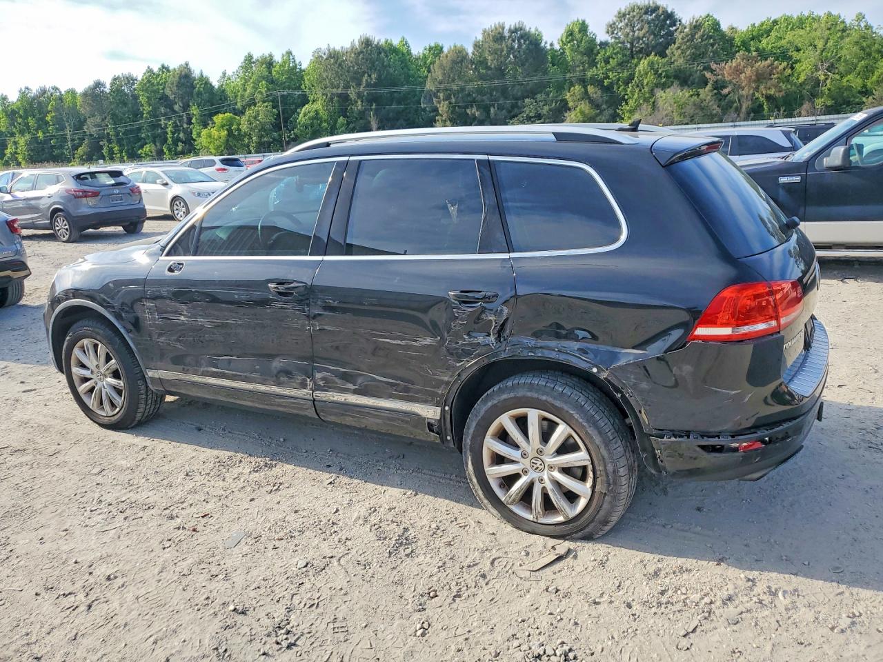 2011 VOLKSWAGEN TOUAREG V6 photo 4