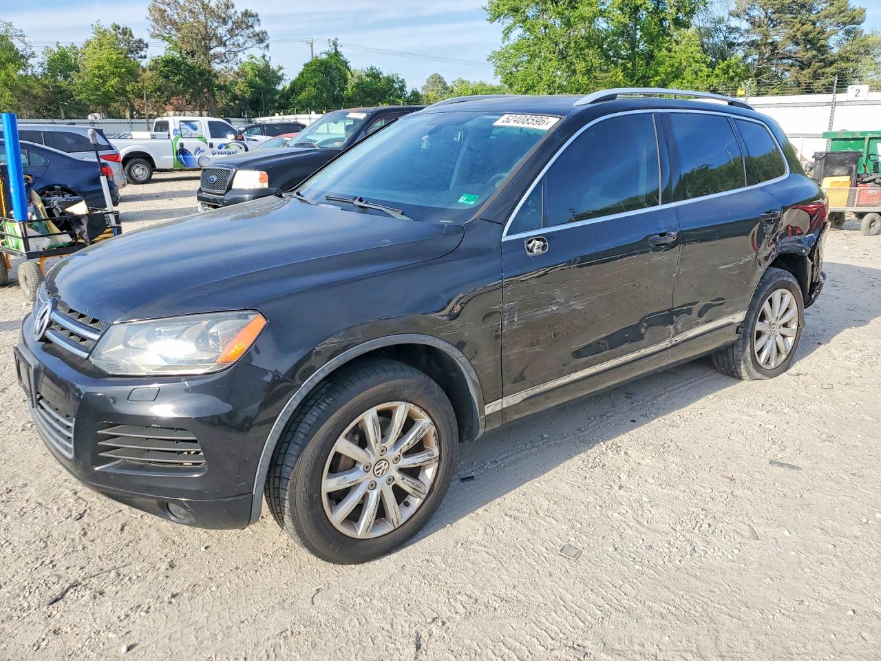2011 VOLKSWAGEN TOUAREG