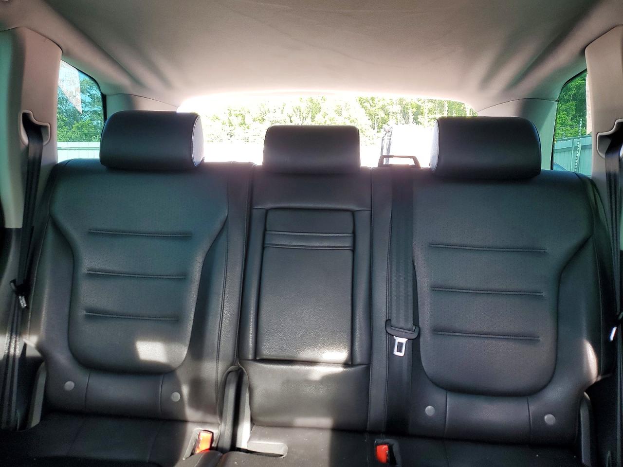 2011 VOLKSWAGEN TOUAREG V6 photo 28