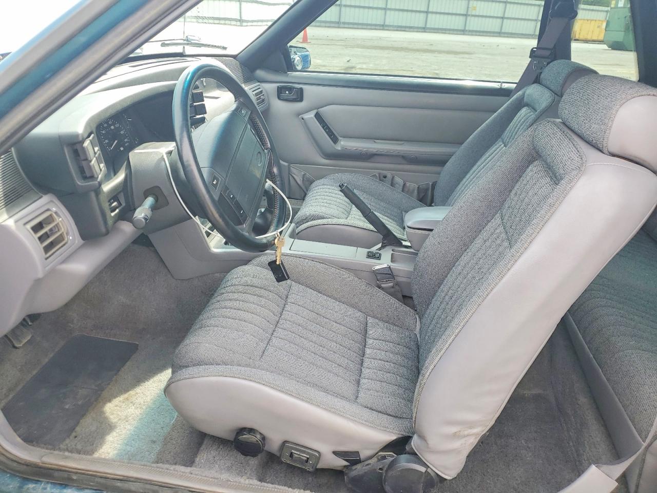 1993 FORD MUSTANG LX photo 13