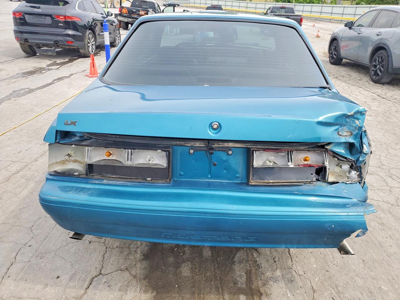 1993 FORD MUSTANG LX photo 11