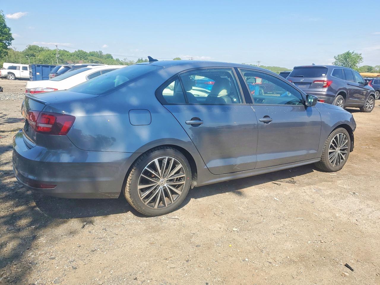 2016 VOLKSWAGEN JETTA SPORT photo 3