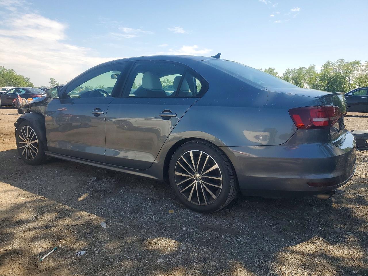 2016 VOLKSWAGEN JETTA SPORT photo 2