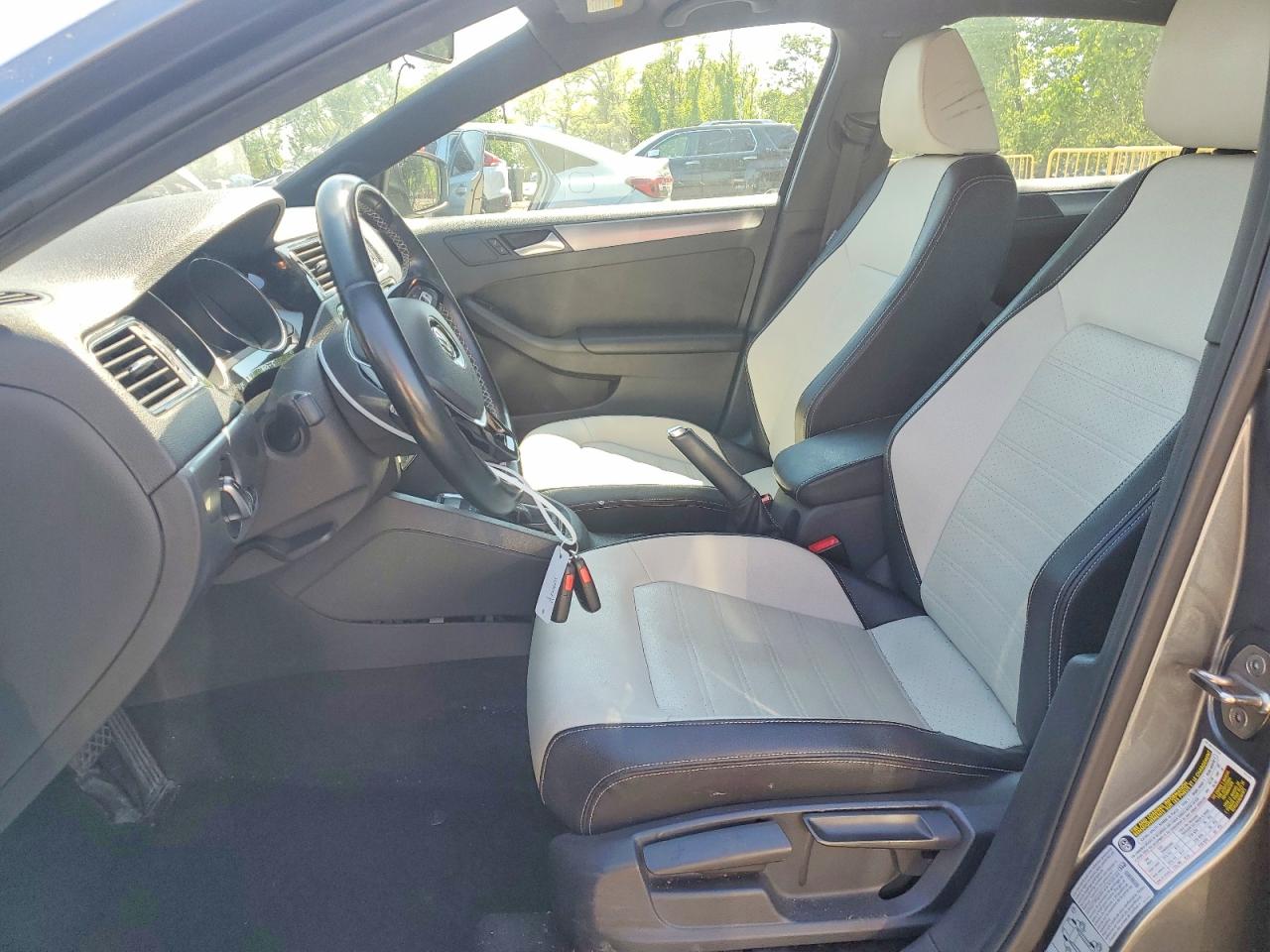 2016 VOLKSWAGEN JETTA SPORT photo 7