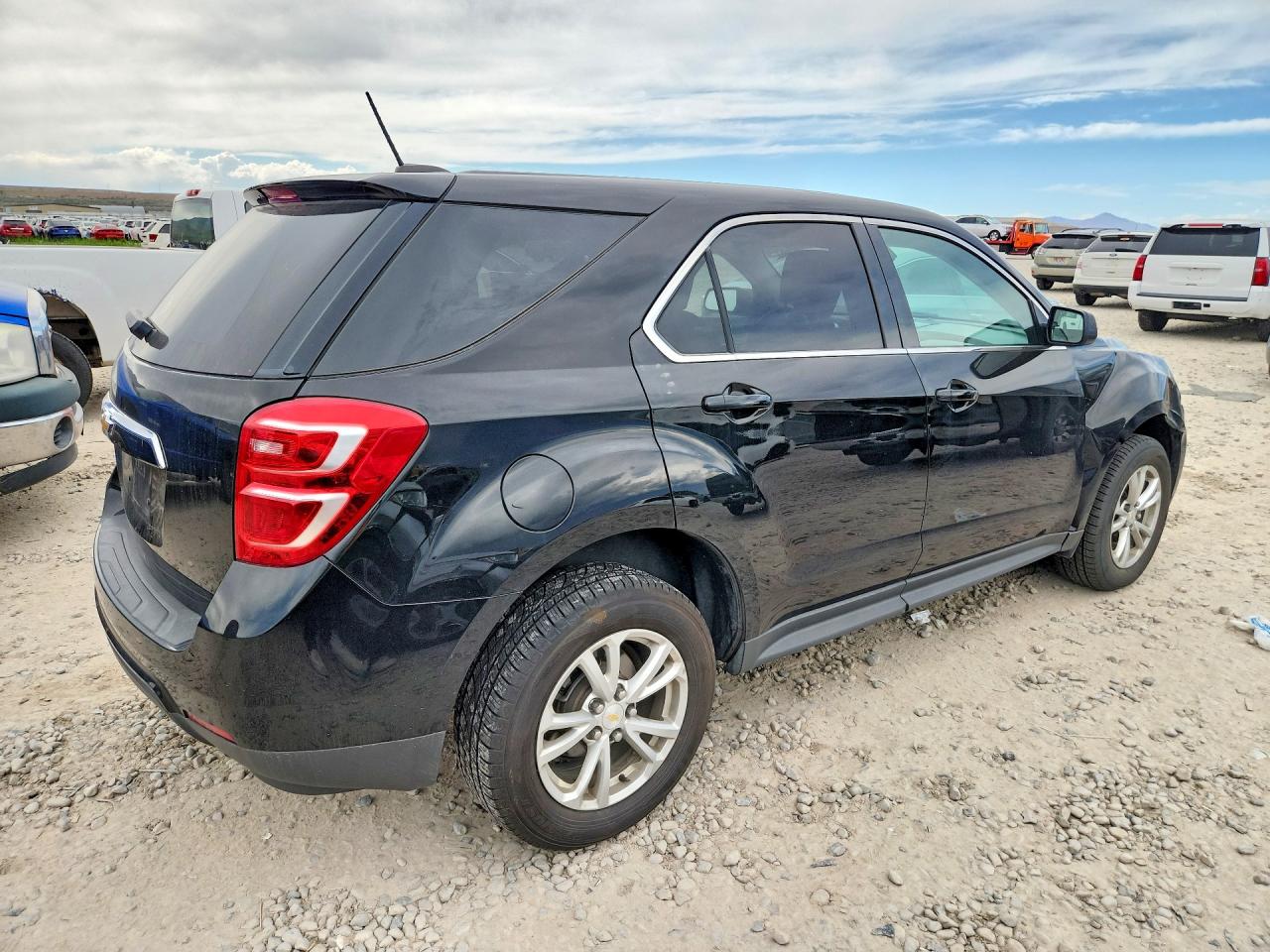 2017 CHEVROLET EQUINOX LS photo 5