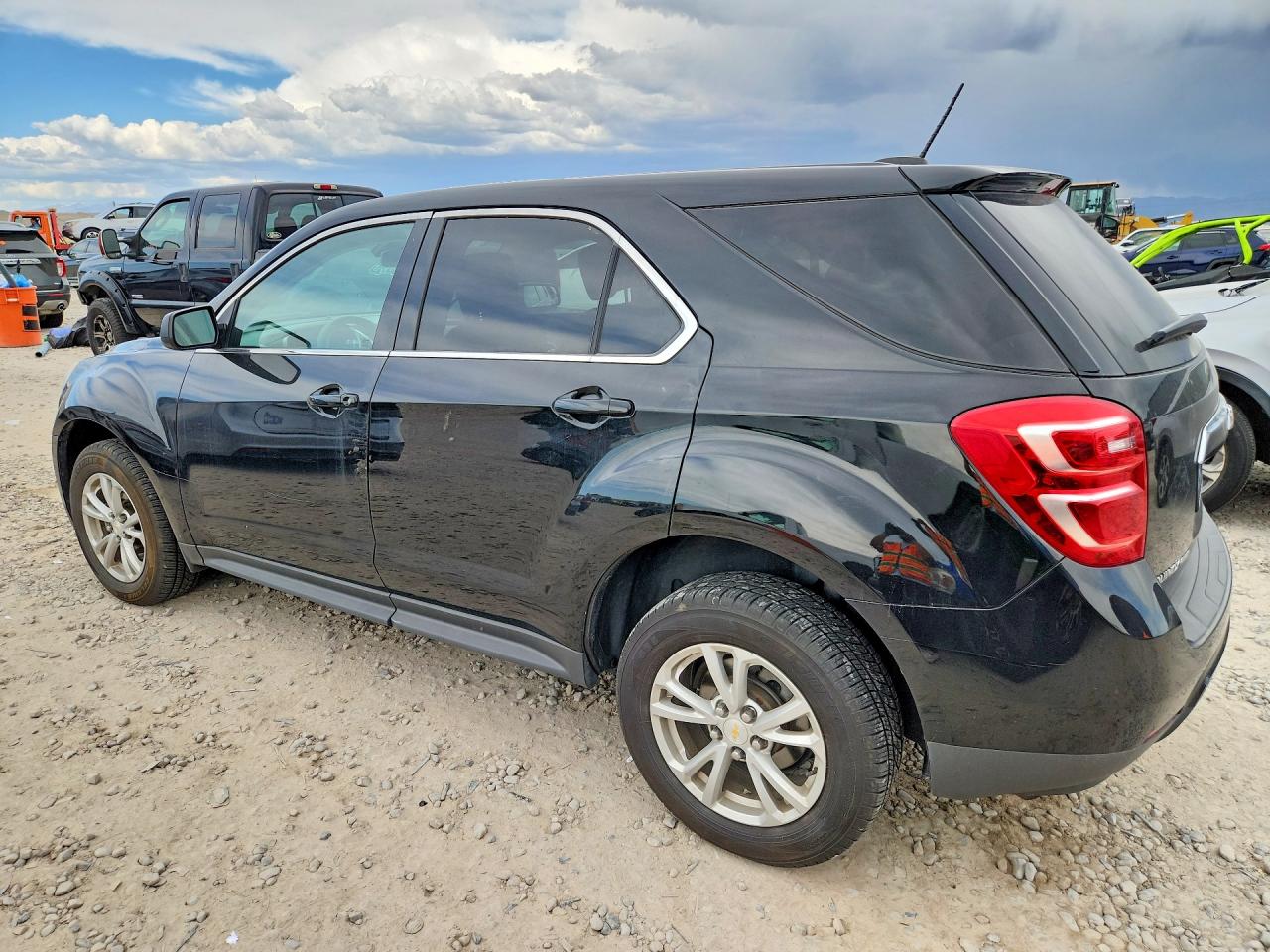 2017 CHEVROLET EQUINOX LS photo 3