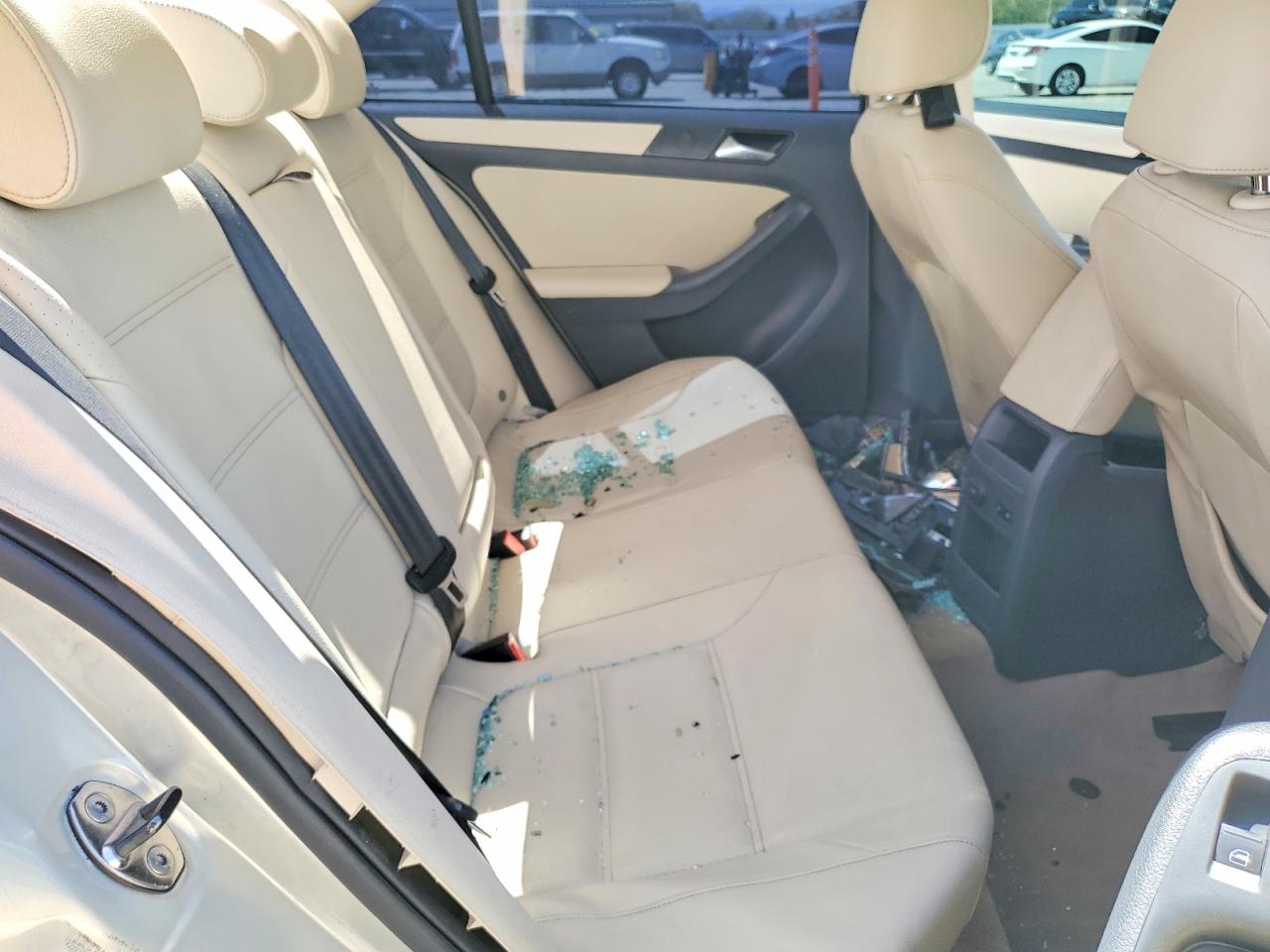2011 VOLKSWAGEN JETTA SE photo 28