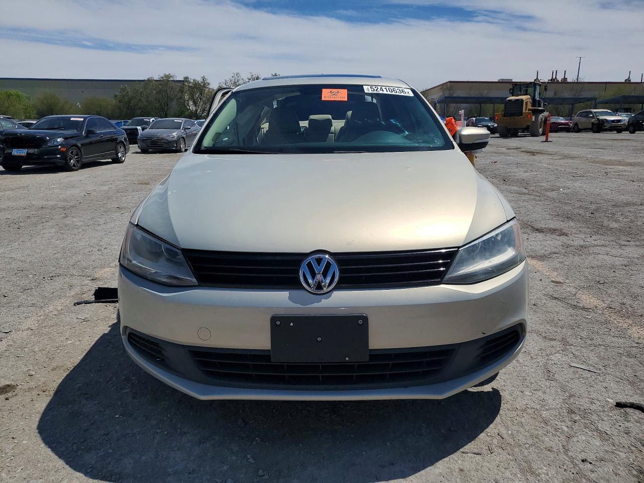 2011 VOLKSWAGEN JETTA SE photo 13