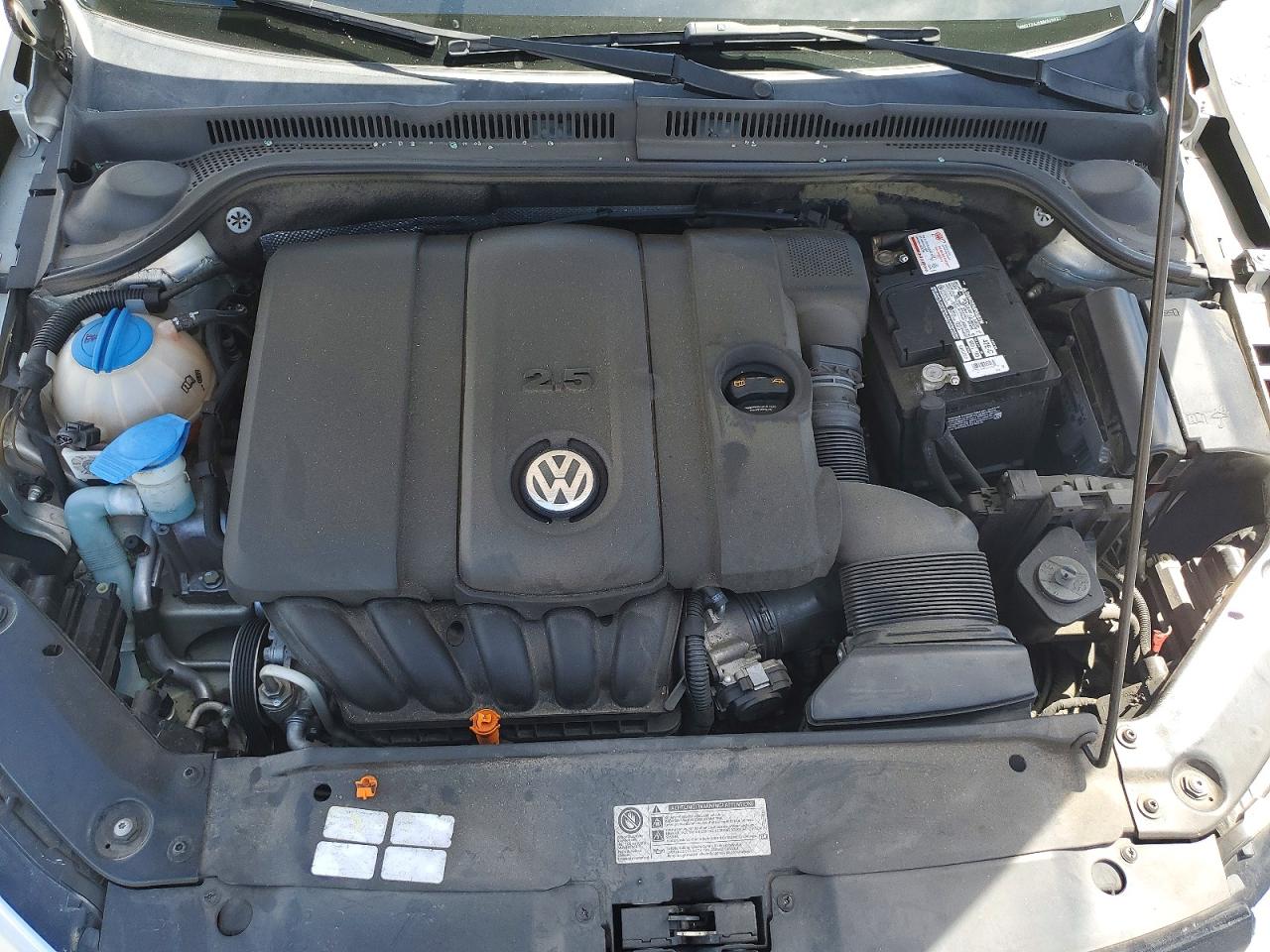 2011 VOLKSWAGEN JETTA SE photo 31