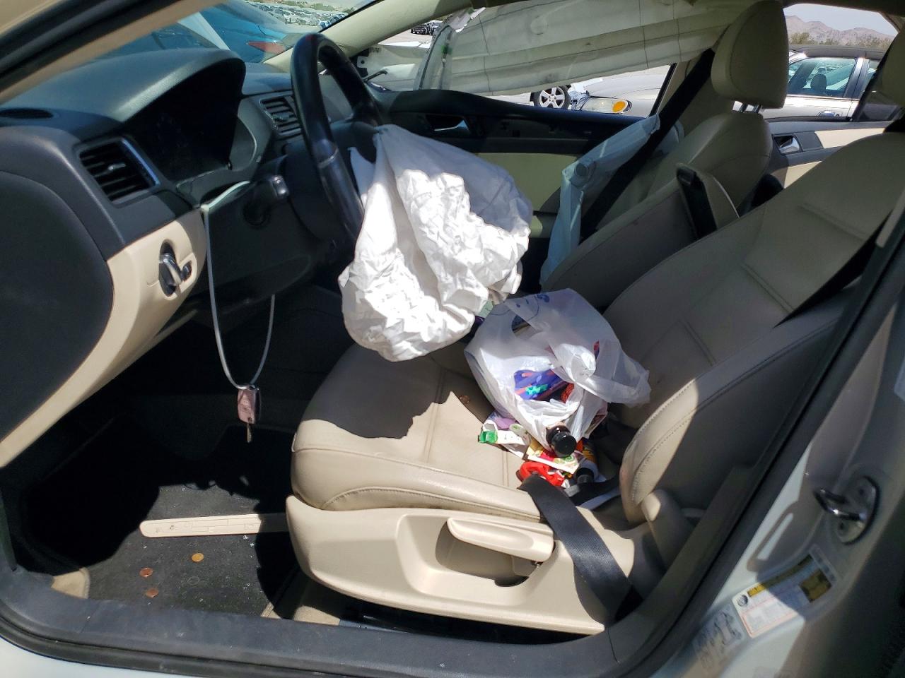 2011 VOLKSWAGEN JETTA SE photo 19