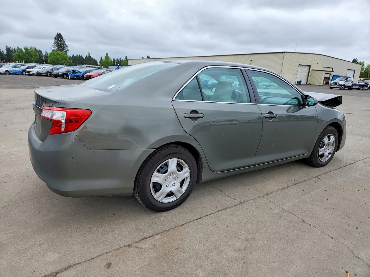 2013 TOYOTA CAMRY L photo 5
