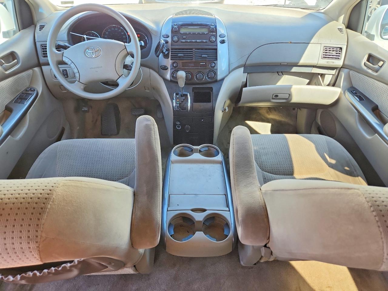 2006 TOYOTA SIENNA LE 7 PASSENGER photo 15