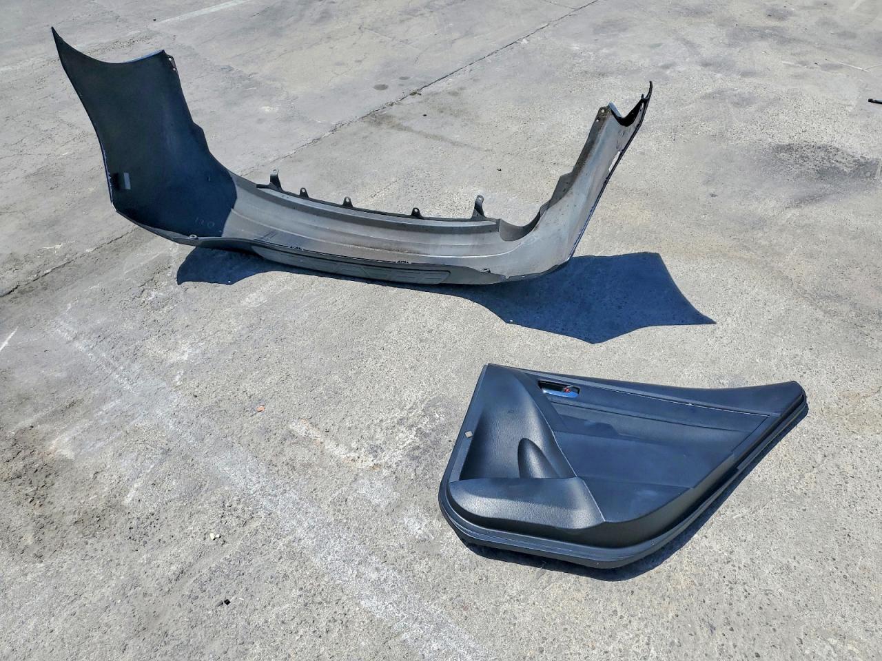 2015 TOYOTA COROLLA S PLUS photo 34