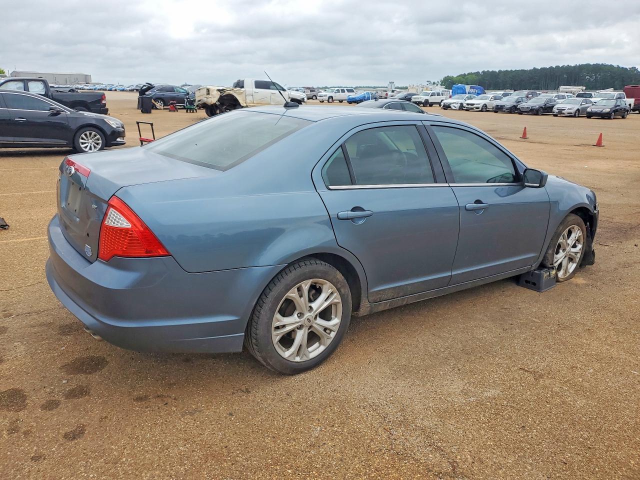 2012 FORD FUSION SE photo 3