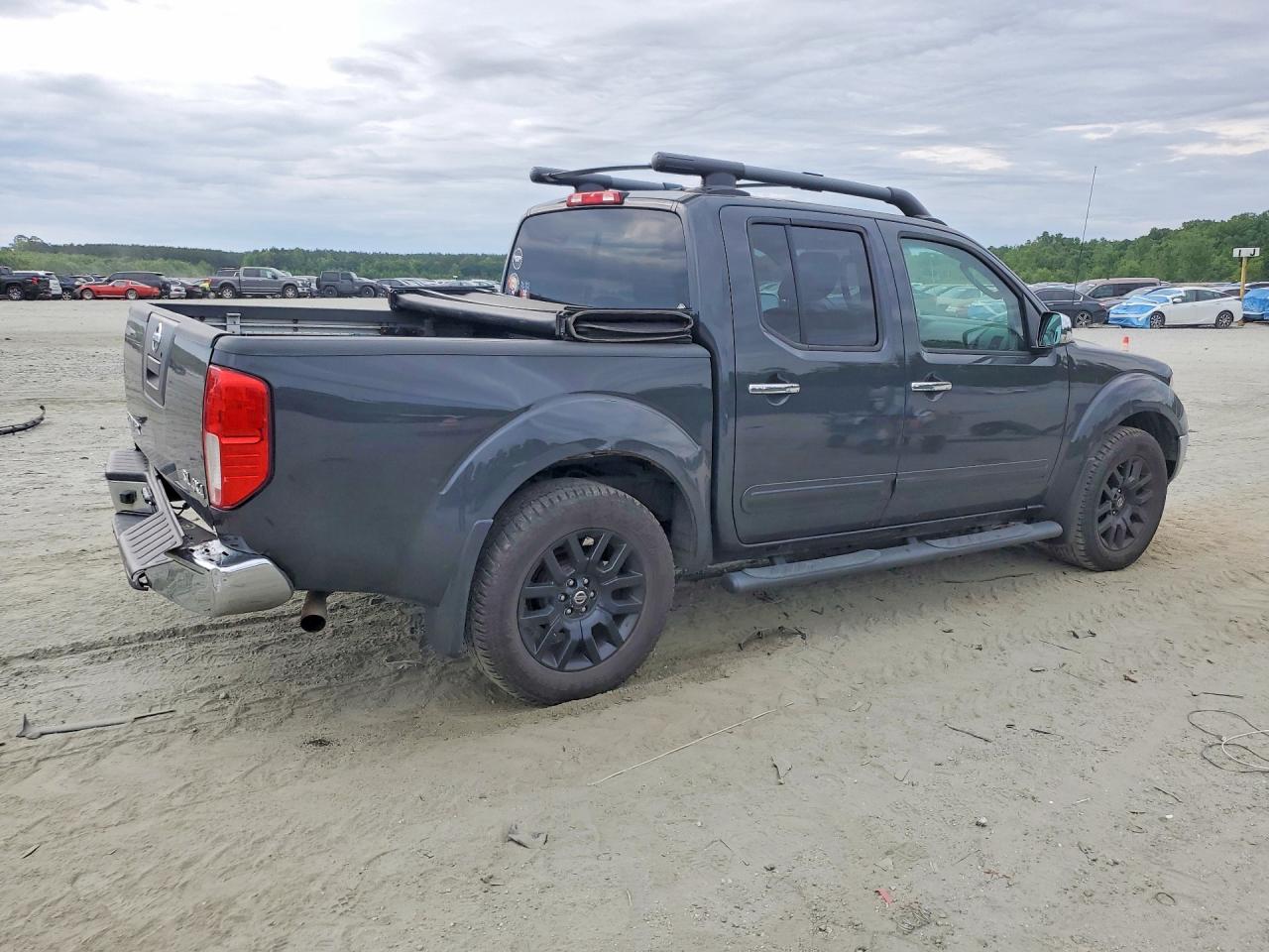2011 NISSAN FRONTIER S photo 3