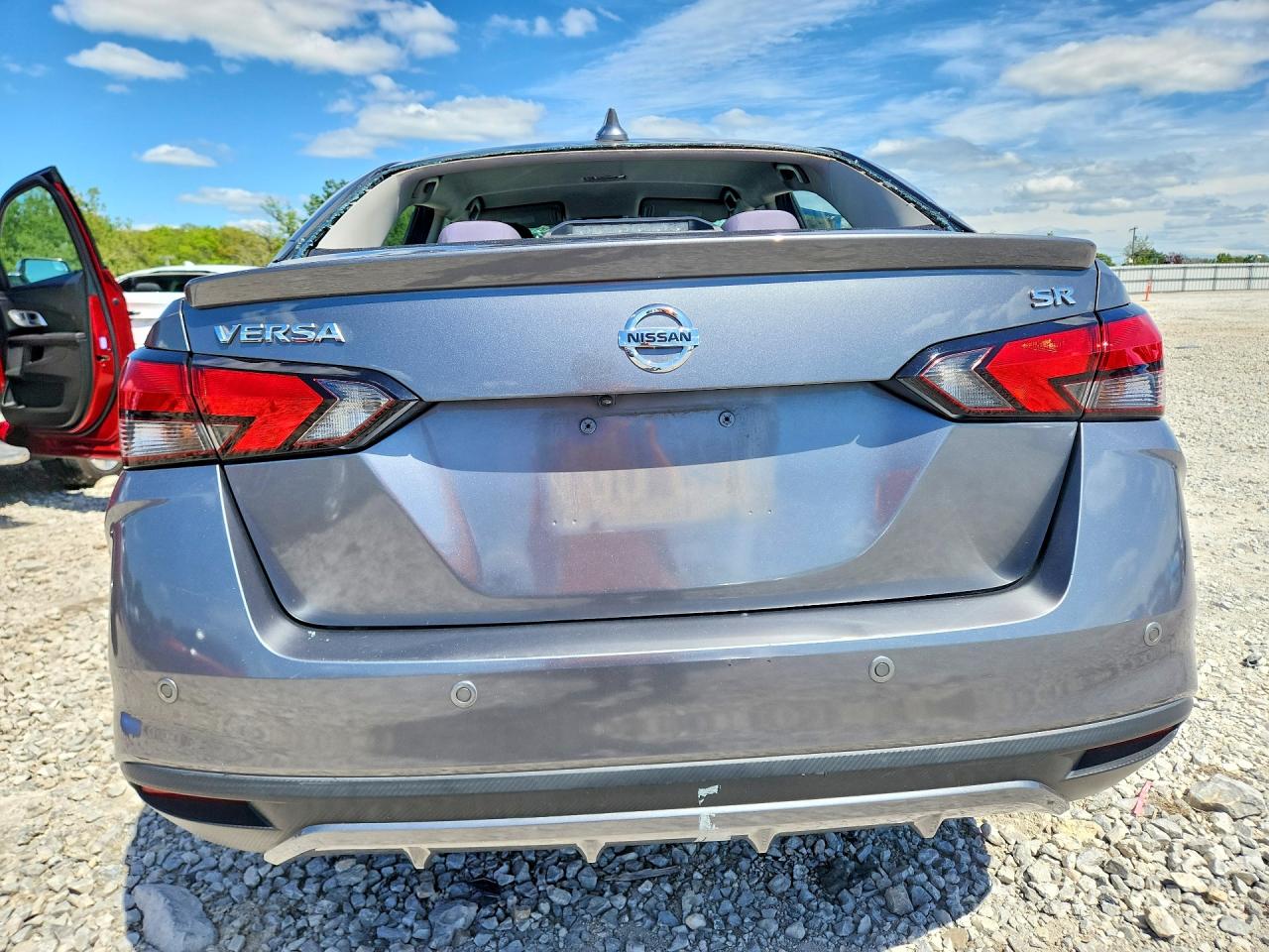 2020 NISSAN VERSA SR photo 11