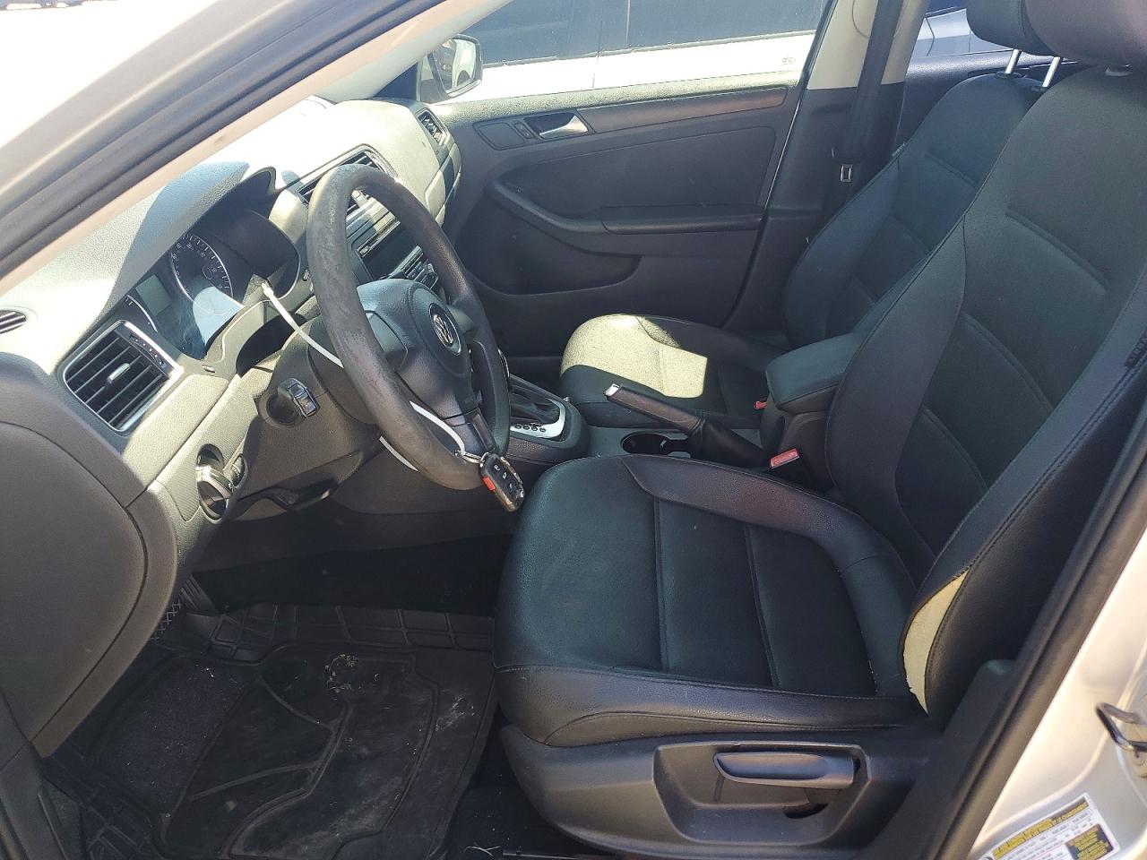 2012 VOLKSWAGEN JETTA SE photo 13