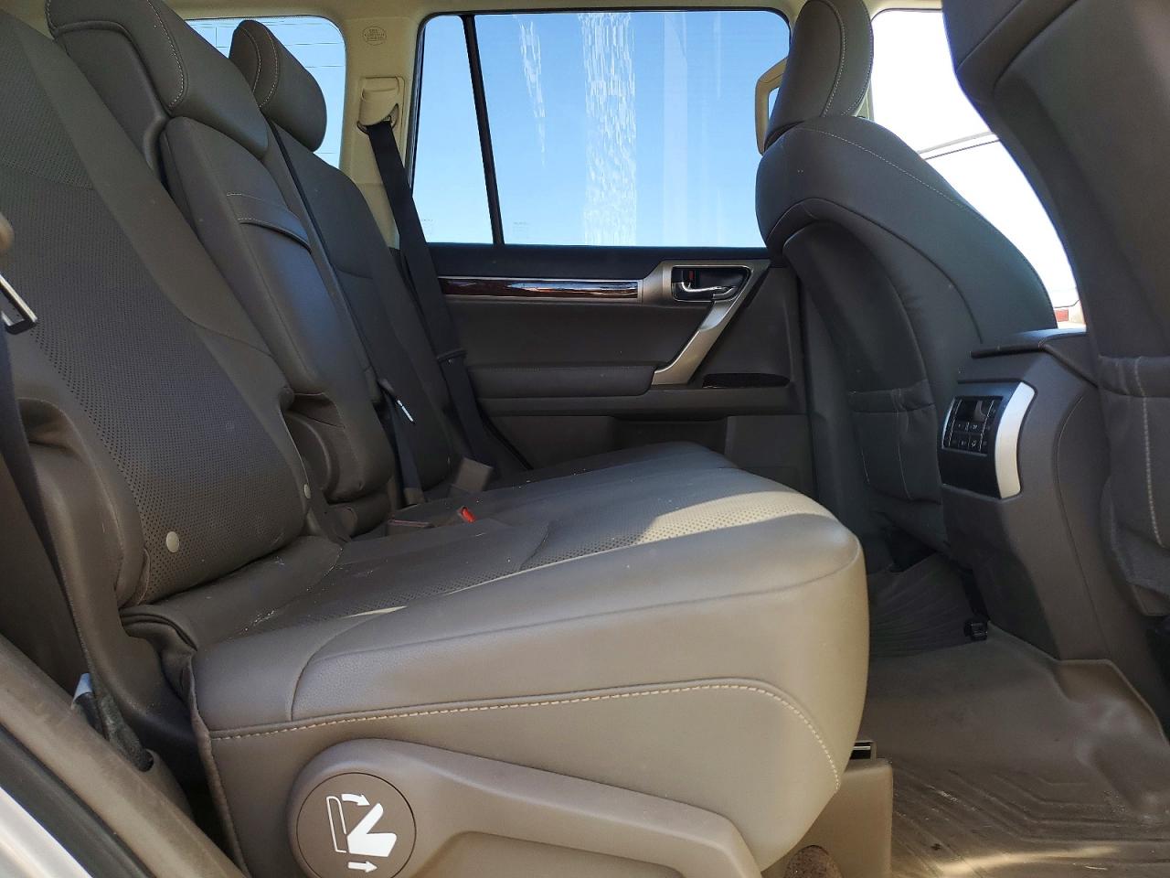 2019 LEXUS GX 460 photo 31