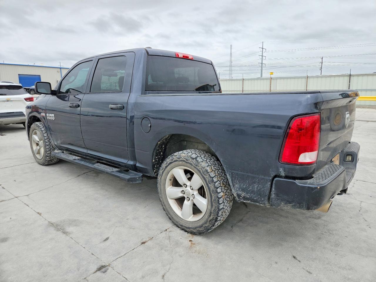 2015 RAM 1500 ST photo 4