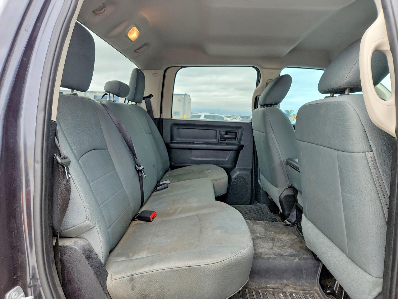 2015 RAM 1500 ST photo 28