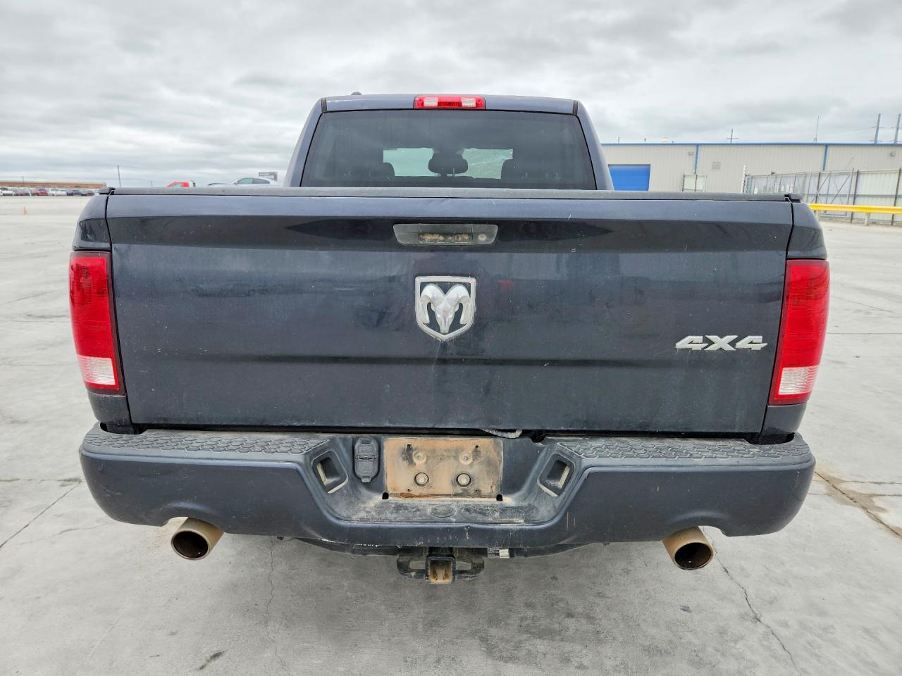 2015 RAM 1500 ST photo 16