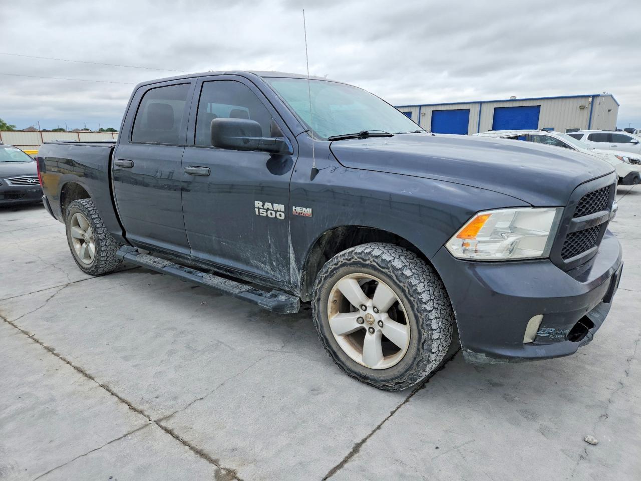 2015 RAM 1500 ST photo 10