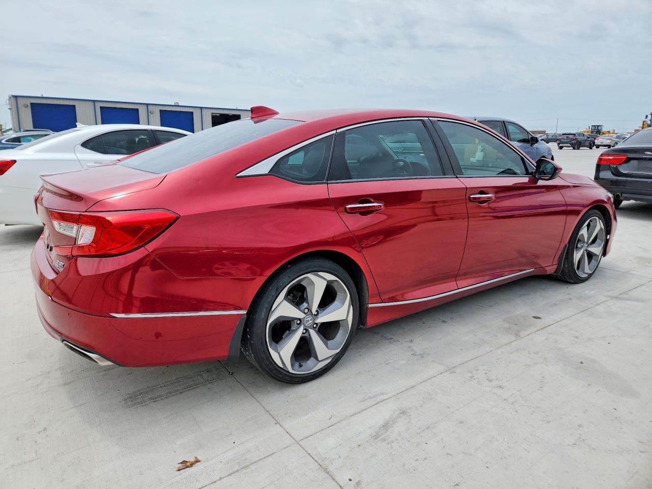 2018 HONDA ACCORD TOURING photo 3